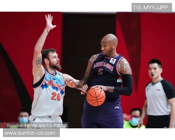 佛罗伦萨与罗马激战正酣谁能在这场意甲对决中笑到最后